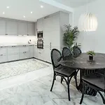 Gbh - Casa Golden By Roomservices