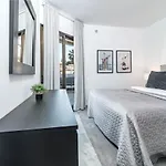 Gbh - Casa Golden By Roomservices Apartmán *
